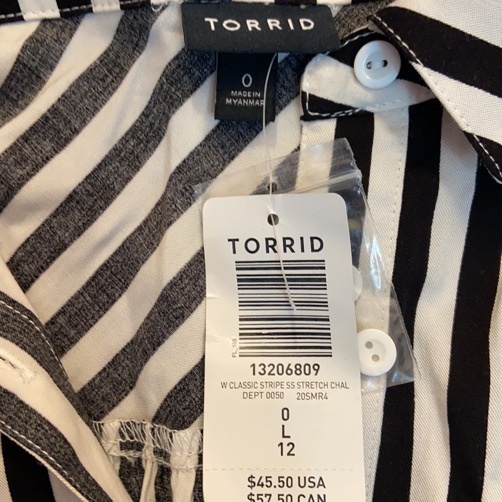 Torrid blouse - Picture 3 of 3
